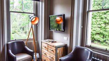 Superior Double - Victorian Lodge | Individually decorated, individually furnished, desk, laptop workspace