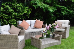 Balcony - Craigmhor Lodge & Courtyard (Pitlochry)