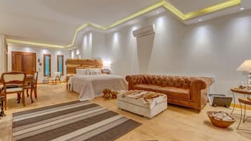 Super Deluxe Double Room | Κλινοσκεπάσματα υψηλής ποιότητας, μίνι μπαρ, χρηματοκιβώτιο στο δωμάτιο