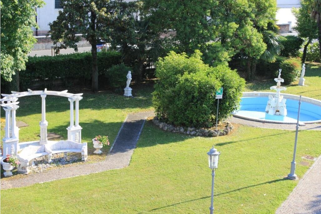 junior suite, 1 king bed, ensuite, garden view | garden view