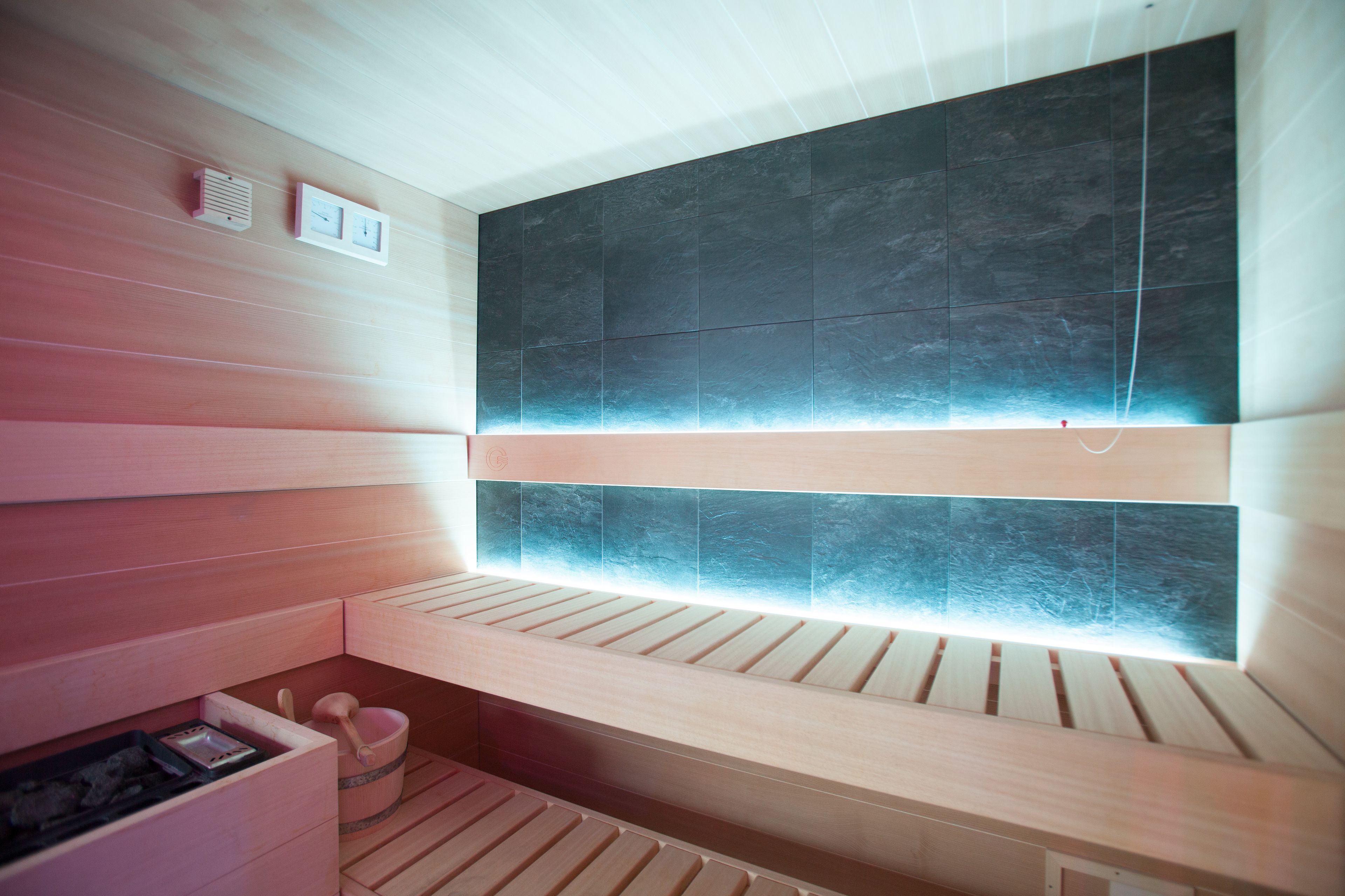 sauna, hot tub, steam room, turkish bath/hammam, body treatments