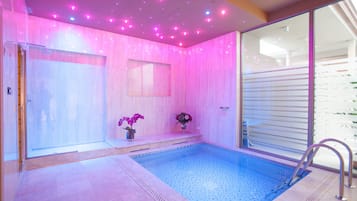 Indoor spa tub
