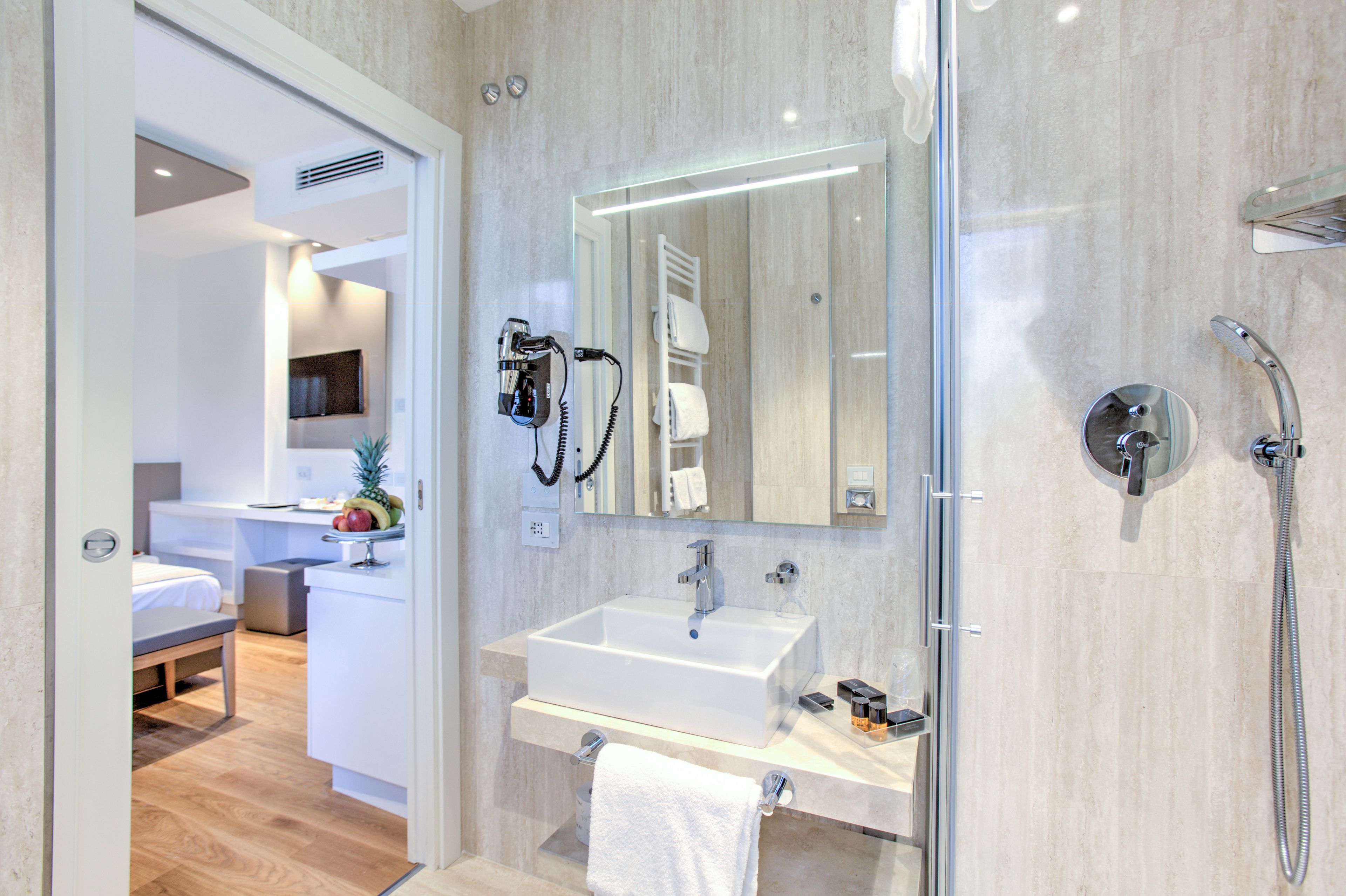 minibar, in-room safe, desk, blackout curtains