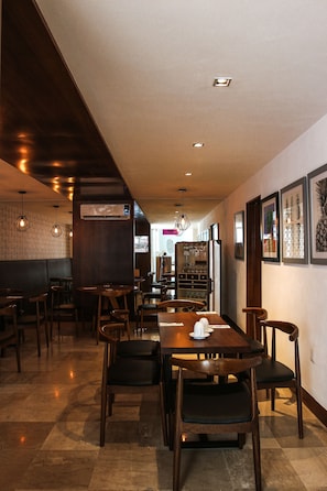 供应早餐、午餐和晚餐,墨西哥菜