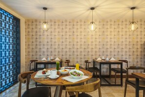 Sarapan ala kontinental setiap hari (MXN 210 per orang)