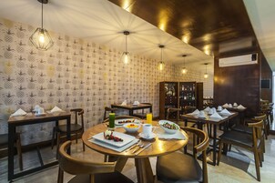 Se sirven desayunos, almuerzos y cenas; cocina mexicana