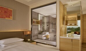 Separate tub and shower, deep soaking tub, rainfall showerhead - Hyatt Regency Chandigarh (Chandigarh)