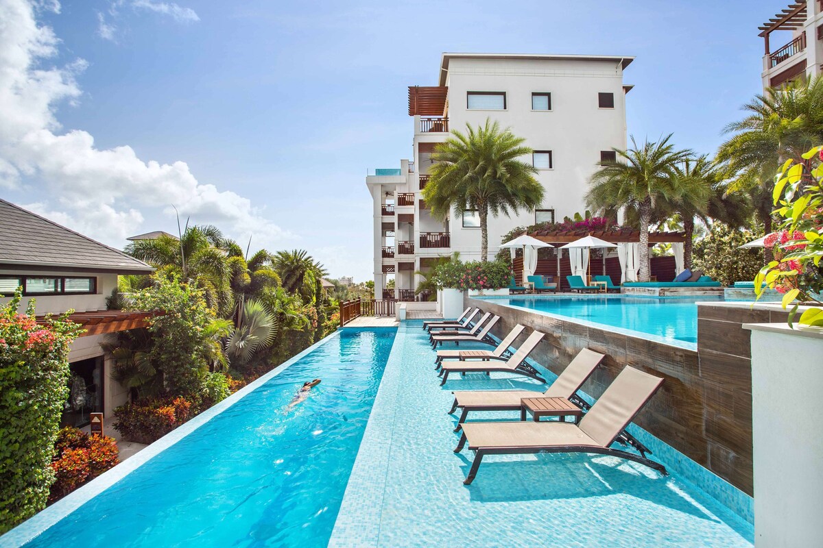 4 outdoor pools