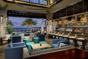3 bares o lounges, bar en la playa 