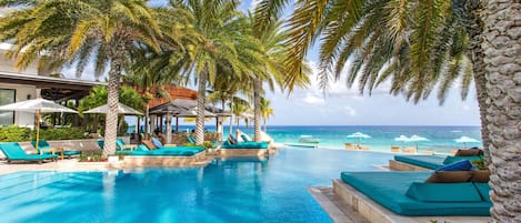 3 outdoor pools, free cabanas, pool umbrellas