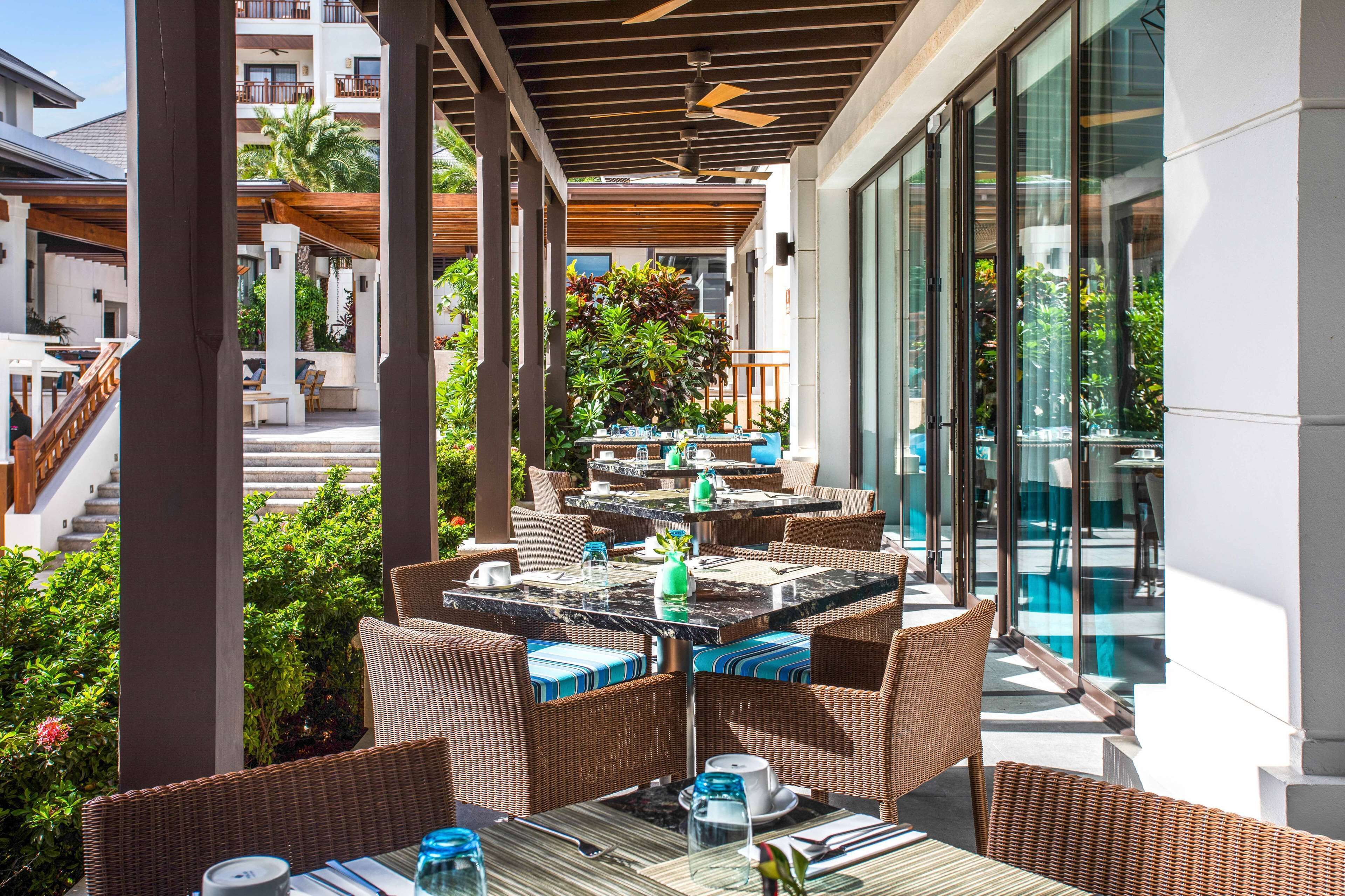 2 restaurants, breakfast, lunch, dinner served; international cuisine