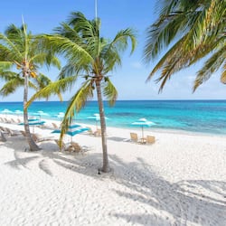 3 outdoor pools, free cabanas, pool umbrellas