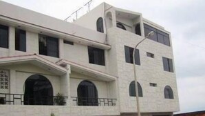 إطلالة على الشارع
