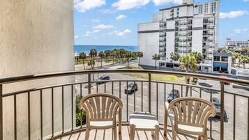 Family Condo, 1 Bedroom, City View, Beachfront | Balcony