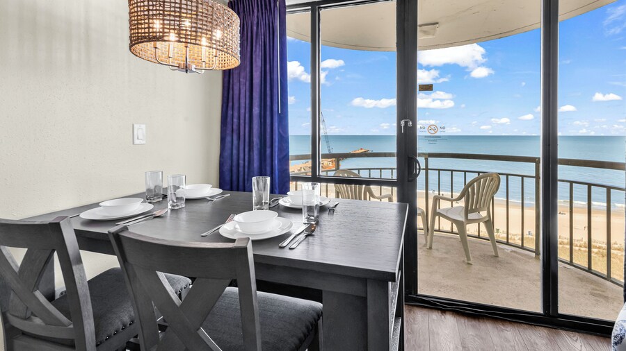 Meridian Plaza by Hosteeva