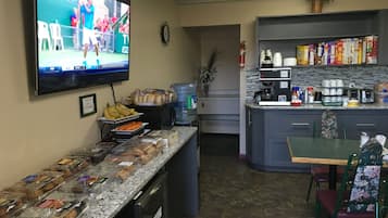 Free daily continental breakfast