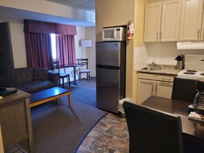 Televisi layar datar 55-inci dengan saluran TV kabel dan TV