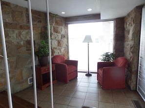 Interior - Executive Inn (Chillicothe)