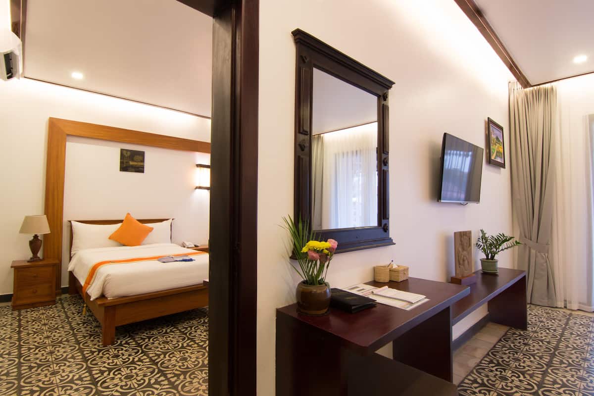 Artículos del minibar gratis y caja de seguridad en la habitación