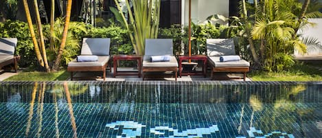 Outdoor pool, sun loungers