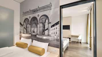Habitación doble (2 Adjacent) | Ropa de cama de alta calidad y caja de seguridad en la habitación