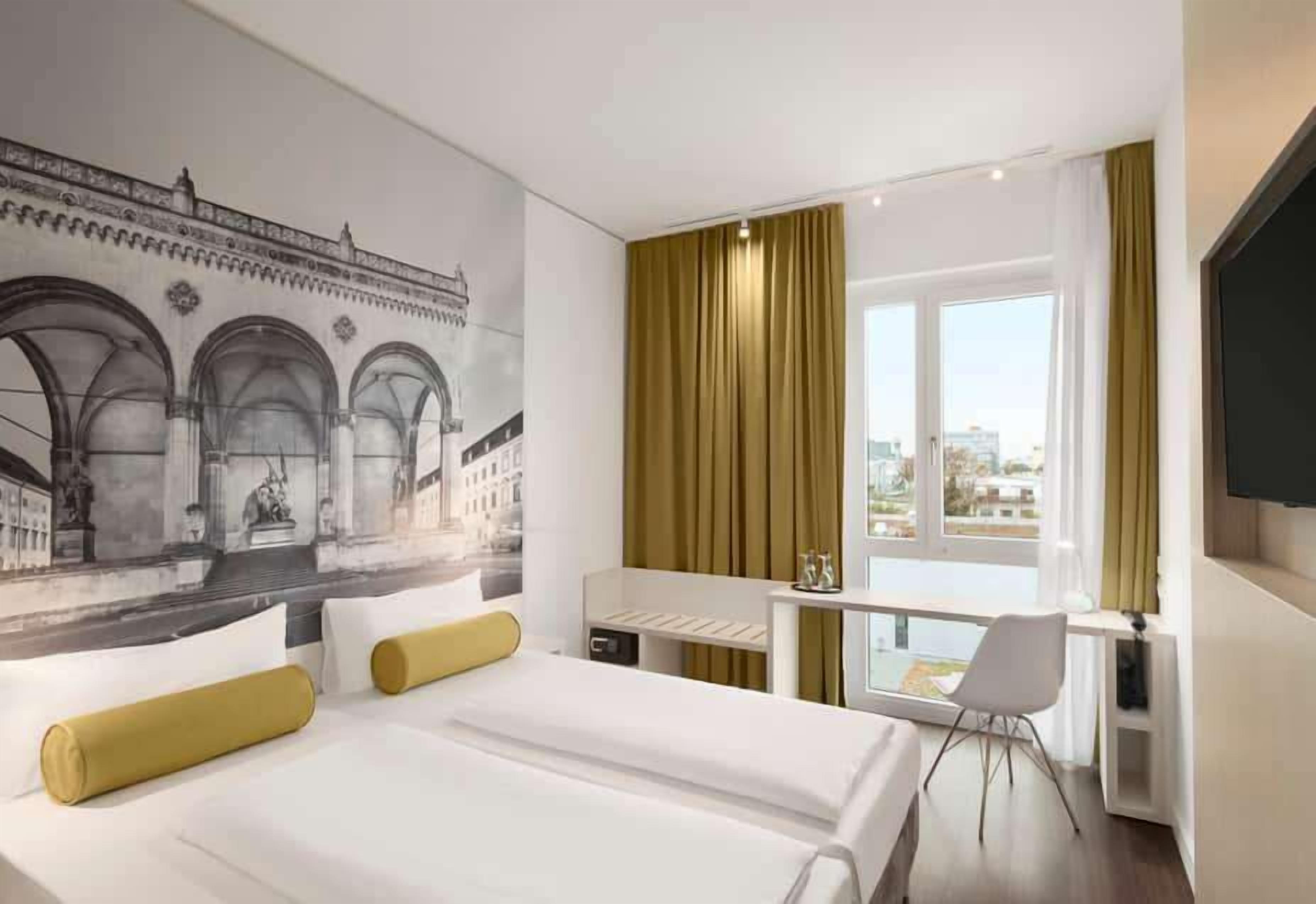 Photo - Super 8 by Wyndham Munich City North