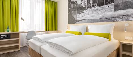 Premium bedding, in-room safe, desk, laptop workspace