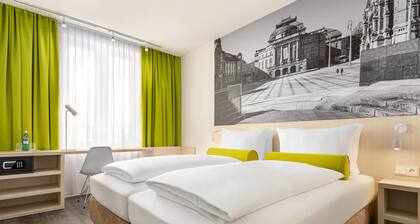 Super 8 by Wyndham Munich City North