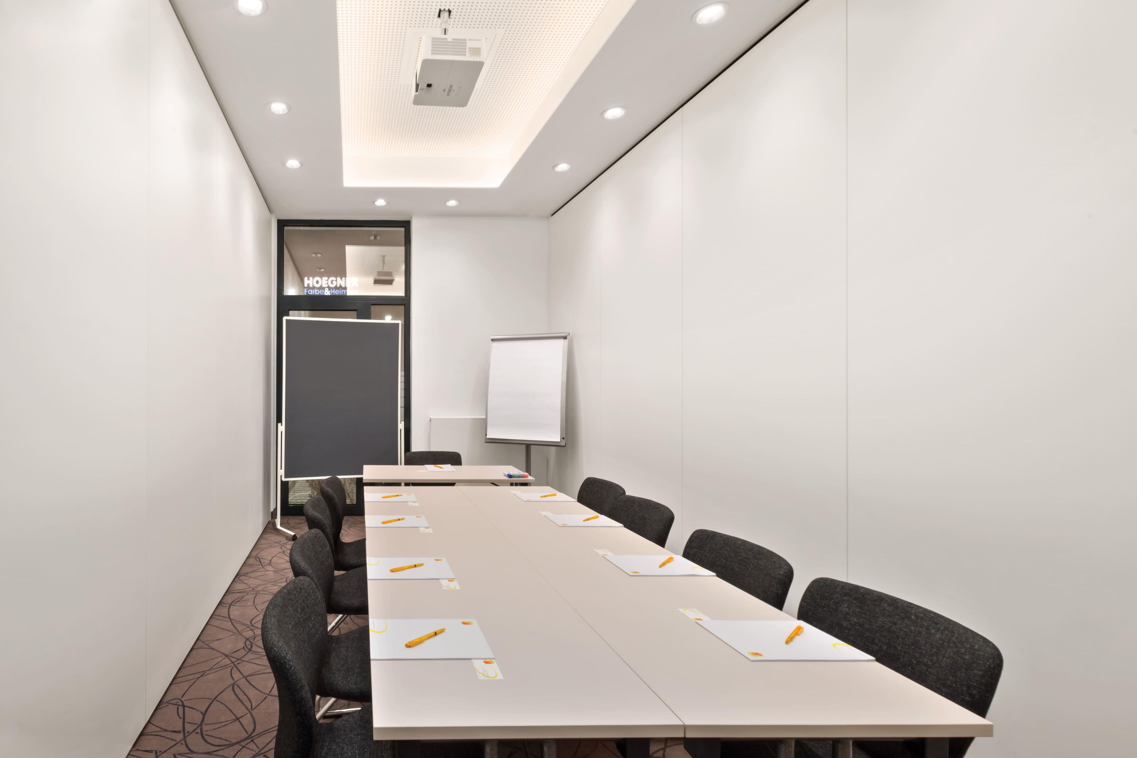 Photo - Super 8 by Wyndham Munich City North