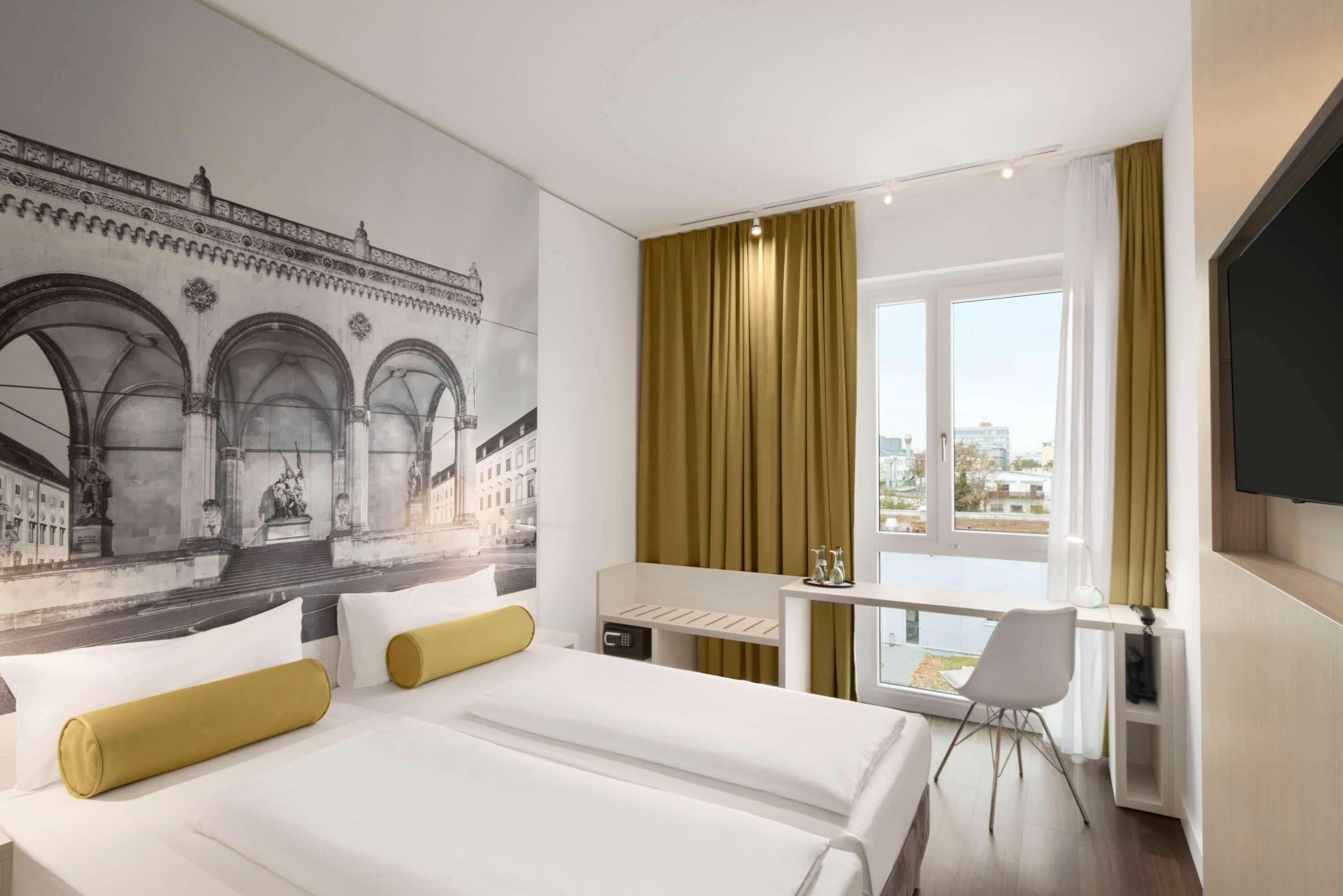 Premium bedding, in-room safe, desk, laptop workspace