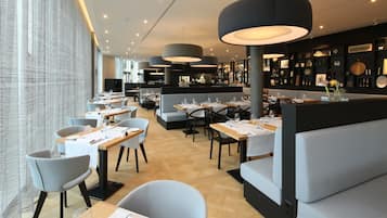 FrĂŒhstĂŒck, Mittagessen und Abendessen