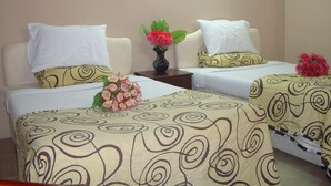 In-room safe, free WiFi - Noor Majan Camp (Manah)