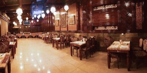 In-room safe, desk, blackout drapes, soundproofing - Jad Hotel Suites (Amman)