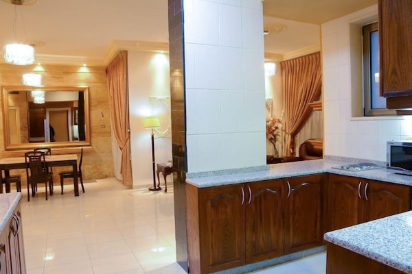 Family Süit, 2 Yatak Odası | Özel mutfak | Mikrodalga fırın, kahve/çay makinesi, elektrikli su ısıtıcısı