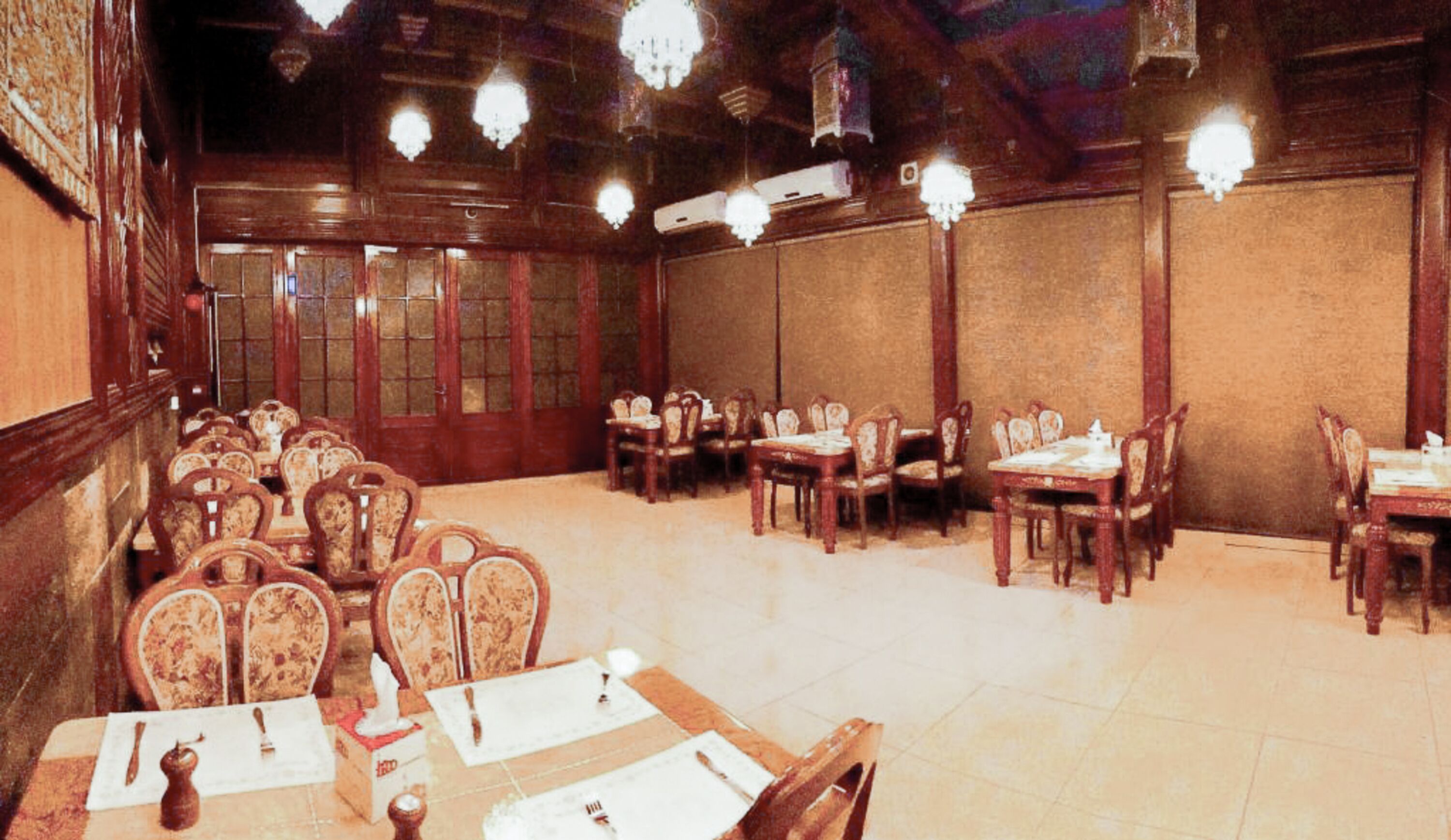 breakfast, lunch and dinner served