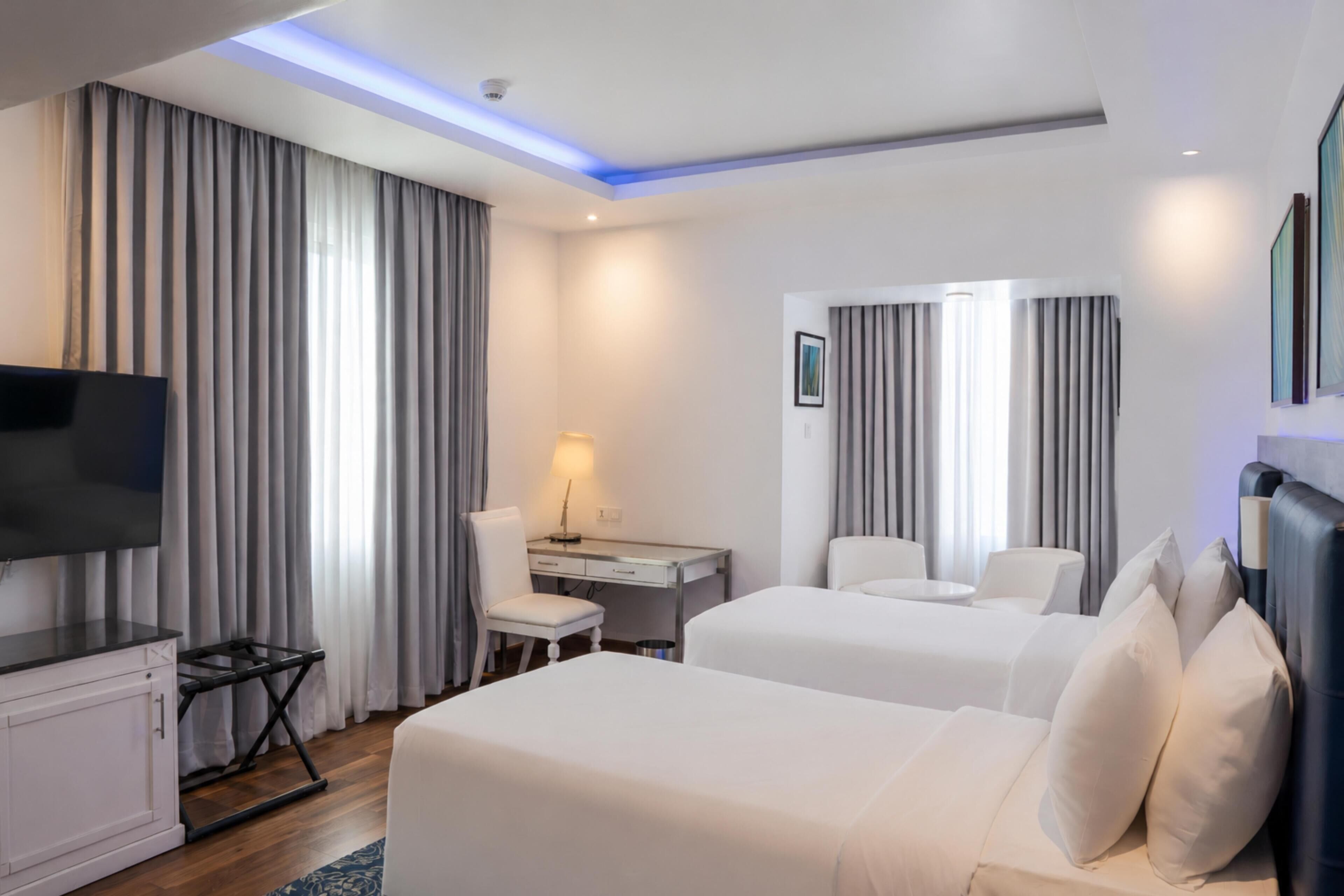 Ropa de cama de alta calidad, colchones con efecto memoria y minibar 