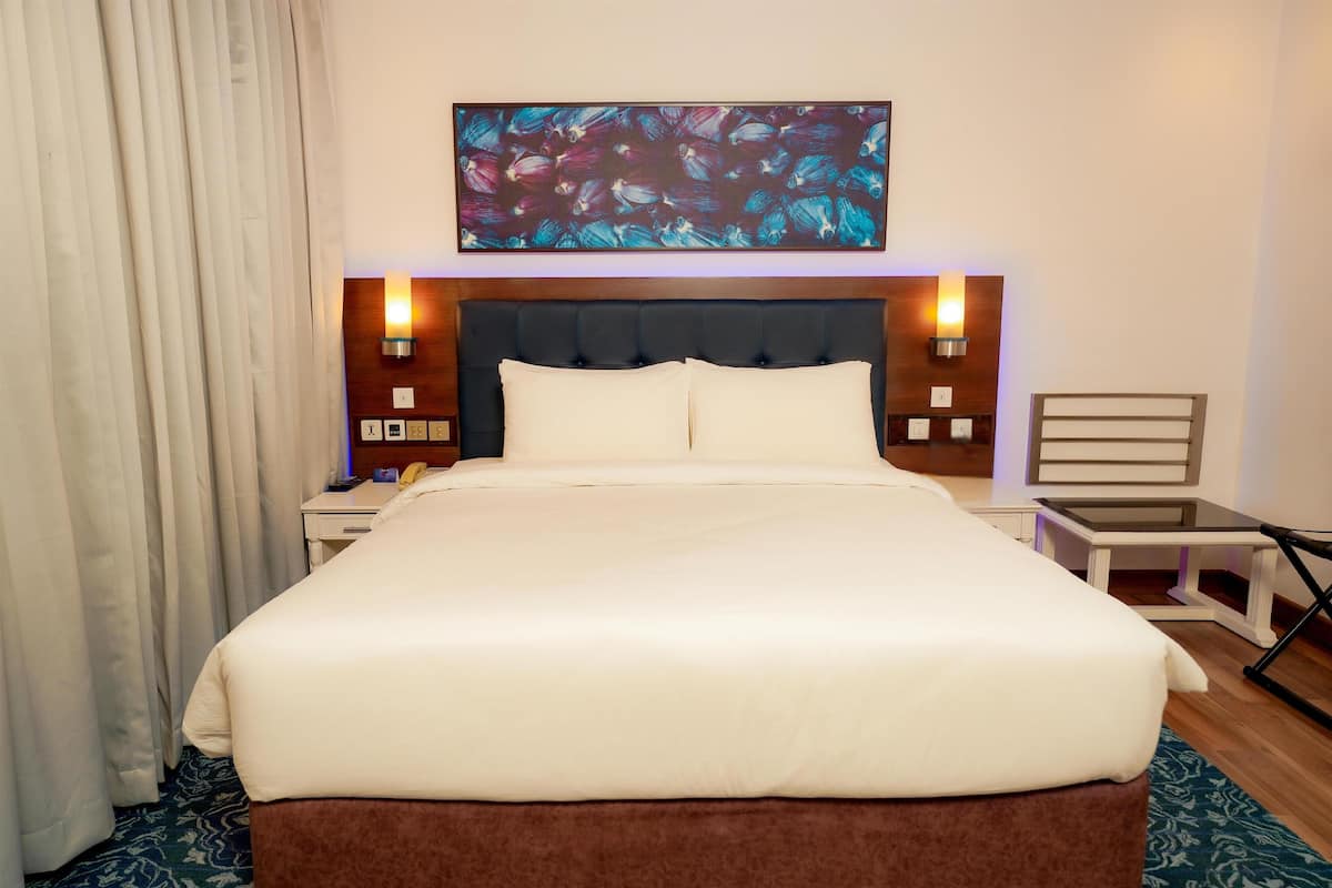 Premium bedding, minibar, in-room safe, desk