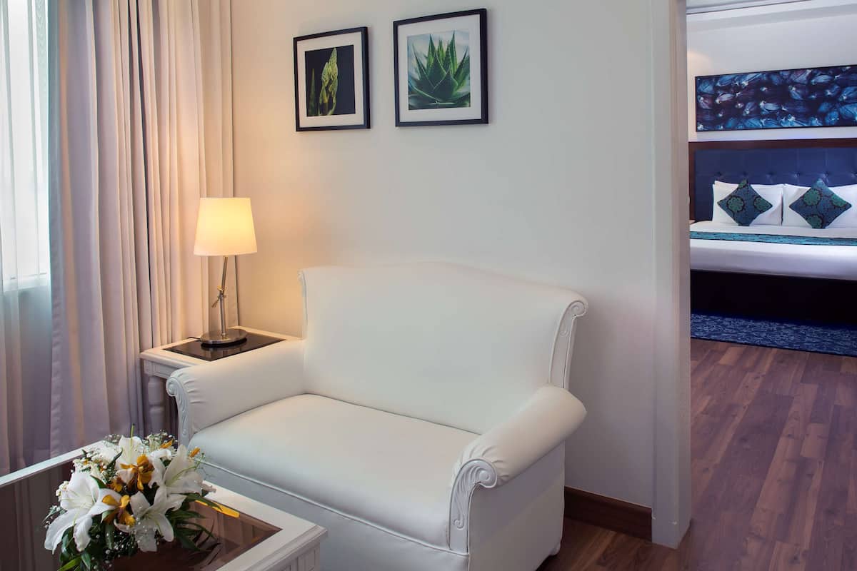 Premium bedding, minibar, in-room safe, desk