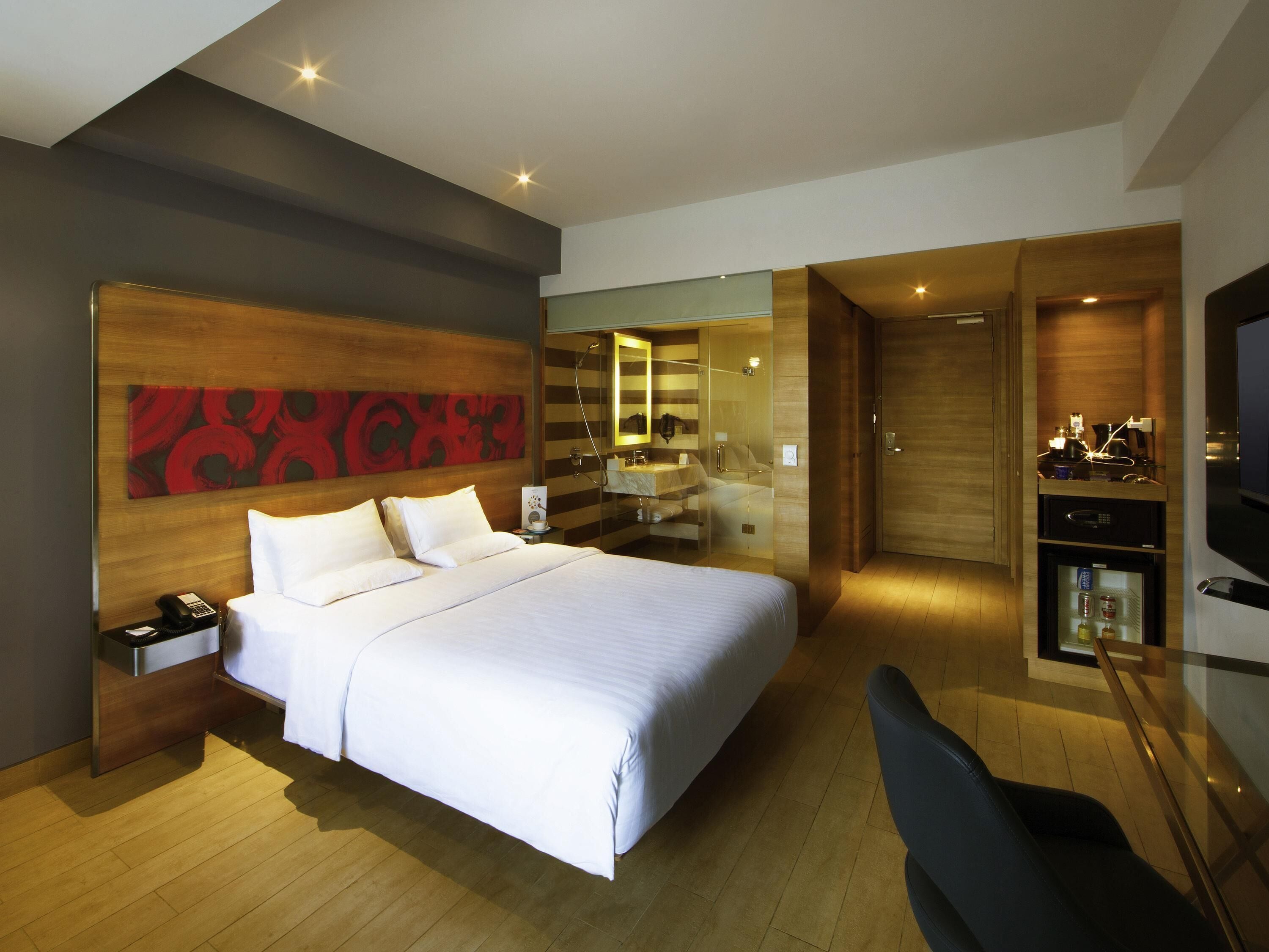 Superior Double Room, 1 Double Bed | Minibar, in-room safe, desk, soundproofing