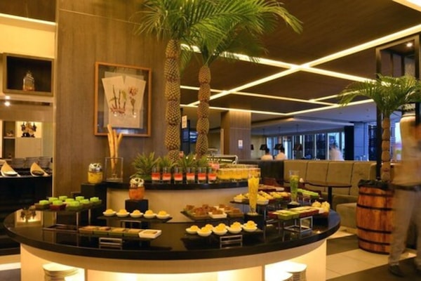 Breakfast (IDR 108900 per person)