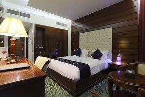 標準雙人房 | 迷你吧、熨斗/熨衣板、免費無線上網、床單