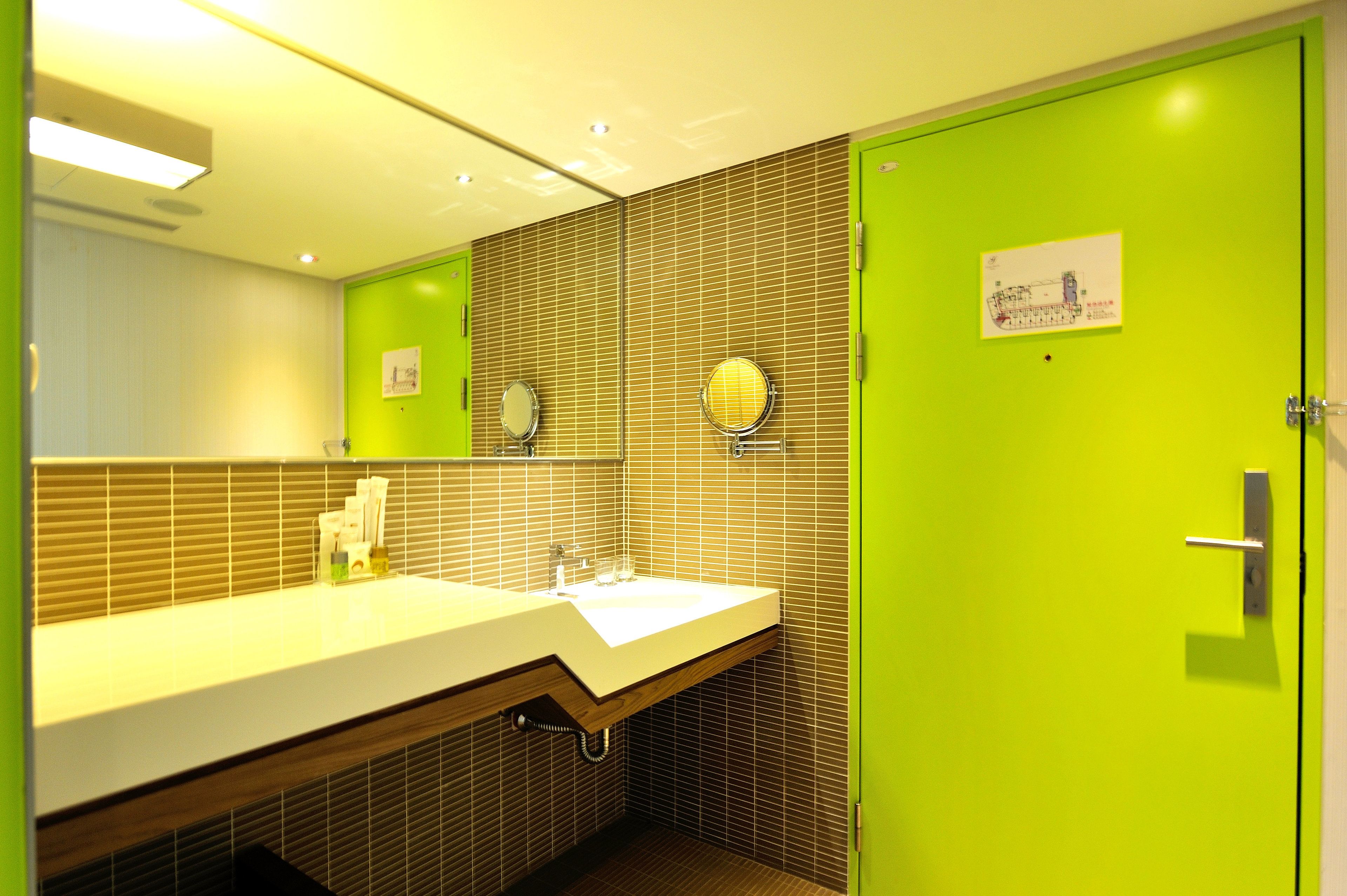Deluxe Double or Twin Room, City View | Down duvets, in-room safe, desk, iron/ironing board (on request)