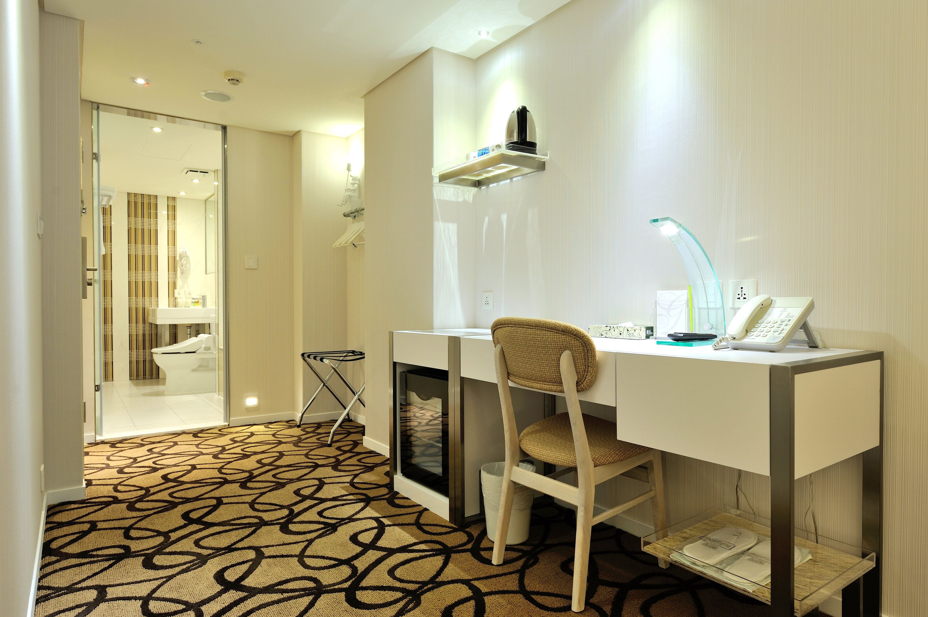 down duvets, in-room safe, desk, iron/ironing board