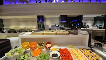 Frukost med självservering varje dag (TWD 300 per person)