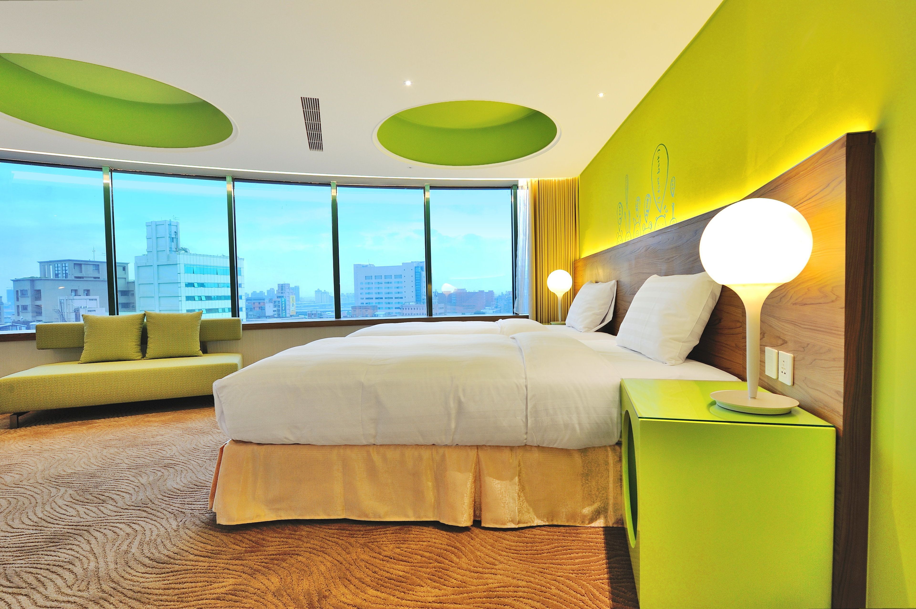 deluxe double or twin room, city view | down duvets, in-room safe, desk, iron/ironing board