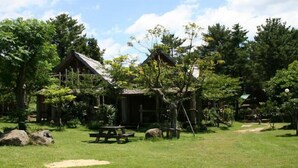 Property grounds - Log Park (Jeju City)