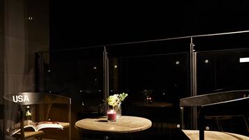 Premium Double Room | Outdoor dining