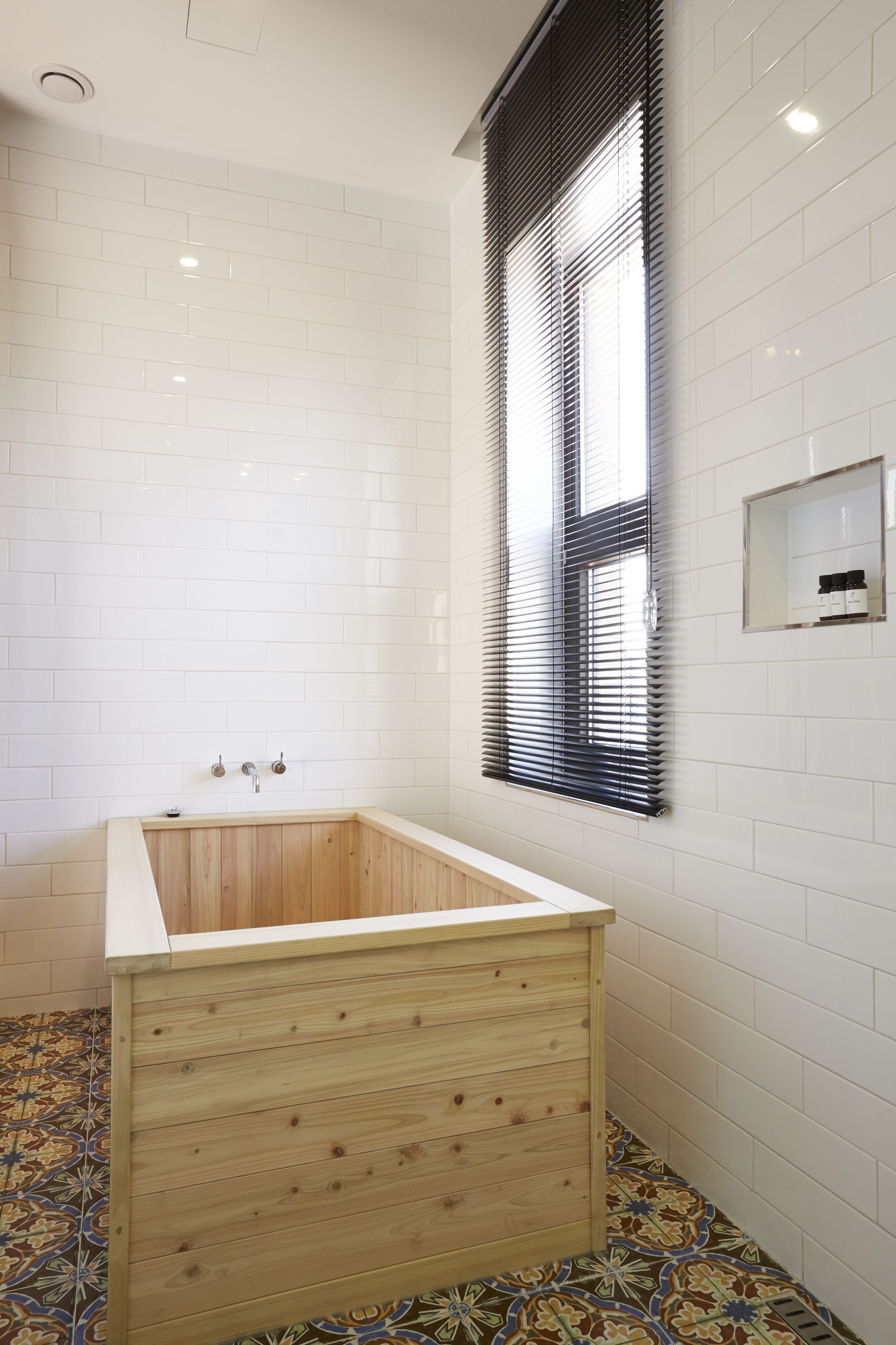 premium double room | deep-soaking bathtub