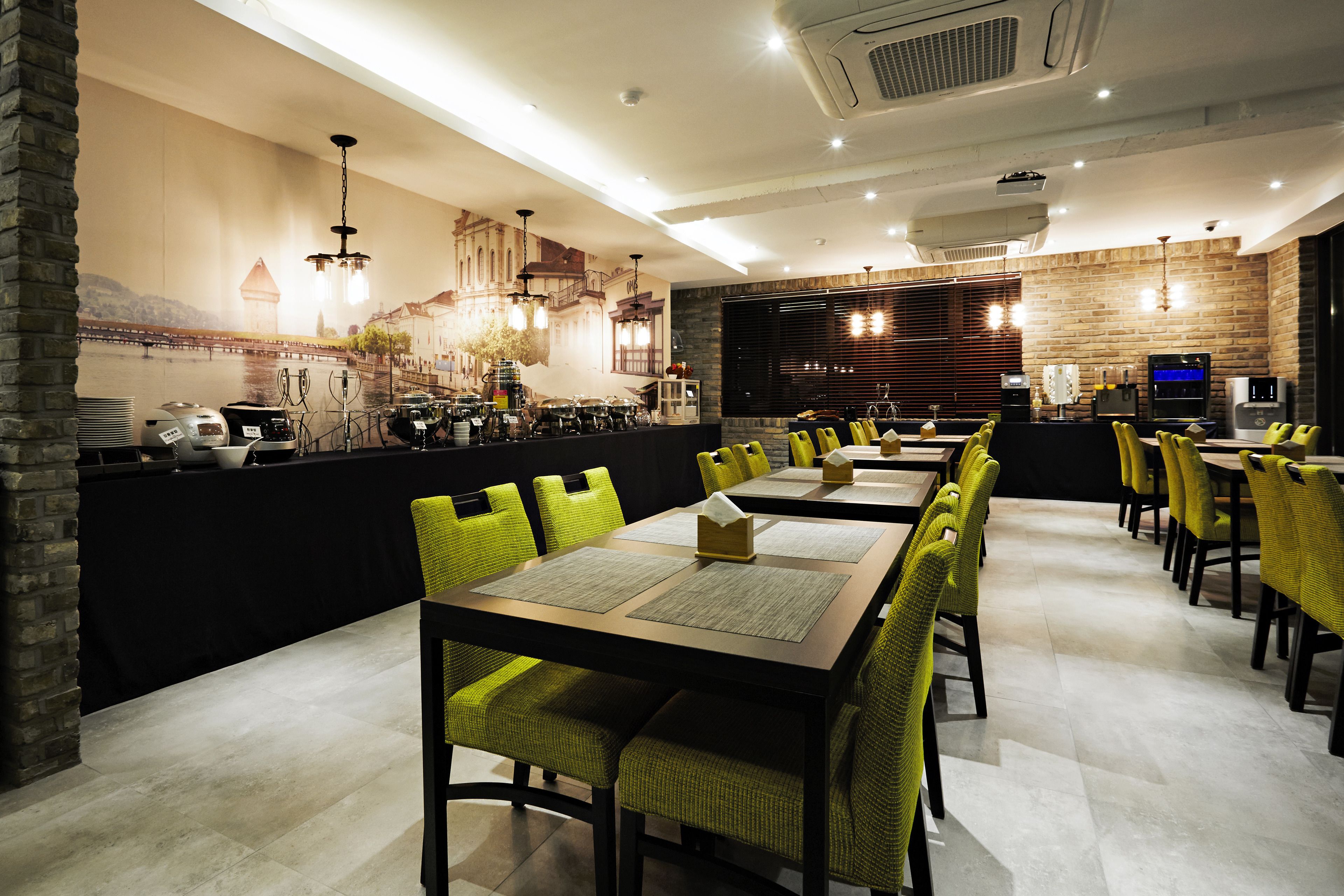 daily buffet breakfast (krw 15000 per person)