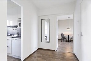 Apartment, 1 Schlafzimmer (for Four) | Schreibtisch, Bügeleisen/Bügelbrett, kostenloses WLAN